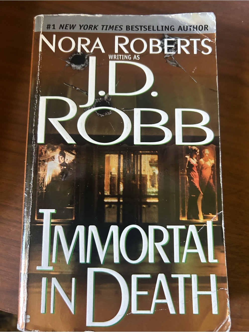 J.D. Robb (Nora Roberts) "Immortal in Death" - Brown Cover